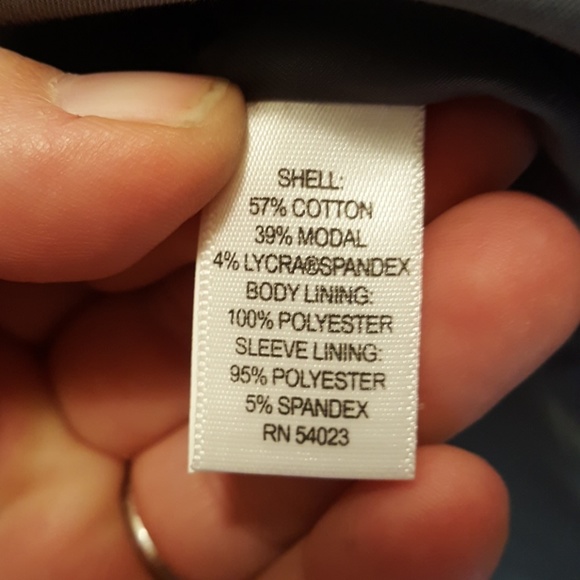 Banana Republic “Sporty” Blazer. Gently used, clean. Bought but didn’t use. - Picture 3 of 4